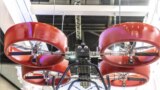 Автоматизована безпілотна висотна телекомунікаційна платформа «Саранча-10» на стенді Севастополя на Петербурзькому міжнародному економічному форумі (ПМЕФ). Санкт-Петербург, РФ, 14 червня 2023 року