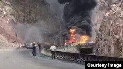 Пожар на перевале Тоо-Ашуу. Скриншот с видео очевидцев. 
