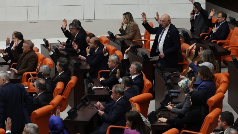 Türkiýäniň parlamenti Şwesiýanyň NATO agzalygyny oňlady