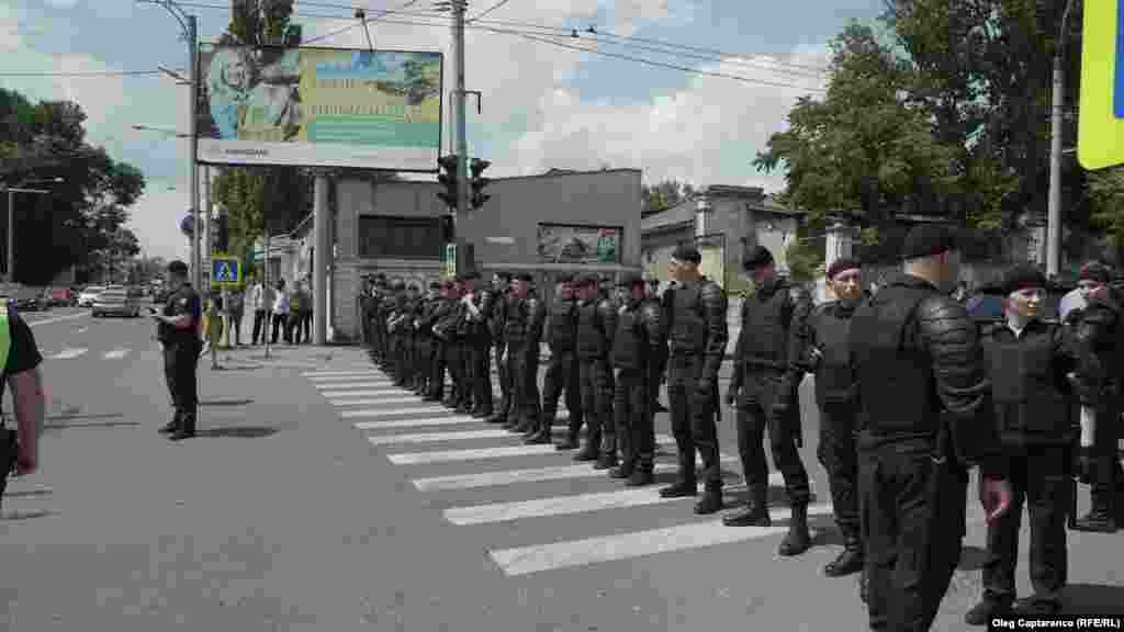 Traseul a fost securizat de trupe de carabinieri.