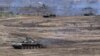 Российские и белорусские танки во время совместных учений вооруженных сил, 21 февраля 2022 года