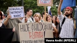 Sa protesta, predstavnici studenata poručili su da će do demokratije doći kada "mladi izađu na ulice"