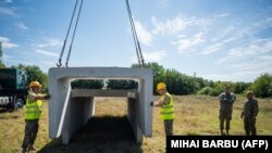 Противовъздушни убежища? Румъния ги изгражда близо до границата си с Украйна