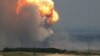 Дым и пламя от взрыва во время пожаре на военном полигоне в Кировском районе оккупированного Россией Крыма, 19 июля 2023 года
