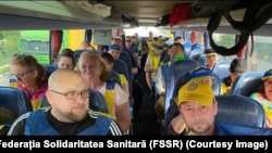 Federația Solidaritatea Sanitară (FSSR) se îndreaptă spre protestul de la București. Vineri, e miting de proporții al profesorilor. 