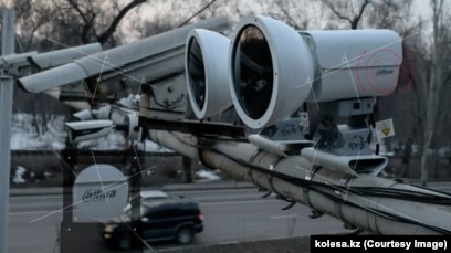 Жыныстық машинаны қолдану Өзара жұдырықтасу үшін ер адам іздейді