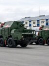 Зенитные ракетные комплексы С-300 на генеральной репетиции военного парада, посвященного 75-летию победы над фашистской Германией во Второй мировой войне, шестого июня 2020 года (указом Путина парад перенесли на 24 июня из-за пандемии коронавируса). Фото: Сергей Красноухов/ТАСС