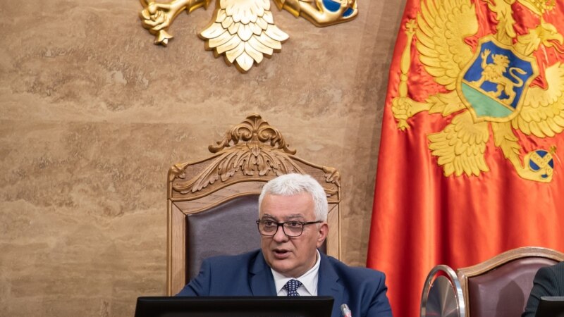 Андрија Мандиќ останува на чело на црногорското Собрание и покрај иницијативата за негова смена