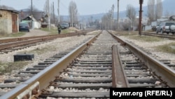 Железнодорожное полотно в Крыму. Иллюстративное фото