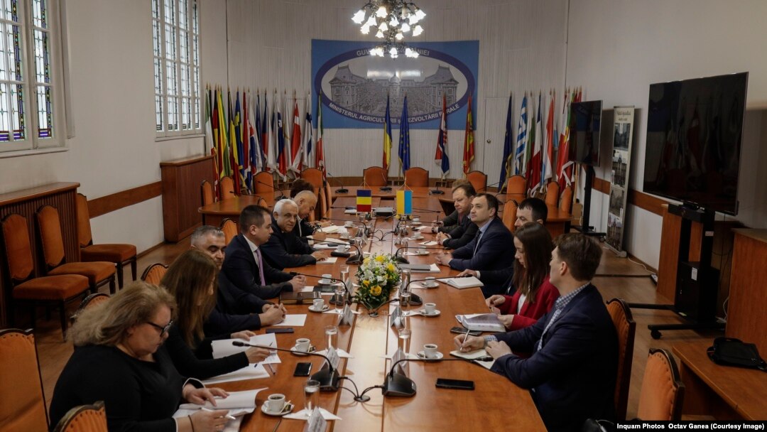 Ministrul Agriculturii a spus că se va întâlni săptămânal cu ministrul ucrainean Mikola Solski să vorbească tranzitului de cereale din Ucraina. 