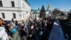 Віряни УПЦ (МП) на території Києво-Печерської лаври, Київ, 30 березня 2023 року