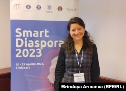 Dana Ofițeru, profesor din 2014 la Newcastle University, School of Engineering, cu o lucrare în panelul Smart Cities despre cimentul cu potențial de auto-reparare - o posibilă soluție pentru o infrastructură sustenabilă.