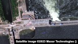 Прорыв плотины Каховской ГЭС. Спутниковые снимки: до и после