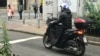 Za motocikliste je važno "da budu uočljivi" i da voze uz kompletnu zaštitnu opremu - kacigu, čizme i rukavice, kažu stručnjaci iz oblasti saobraćaja (Beograd, 14. maj 2024.)