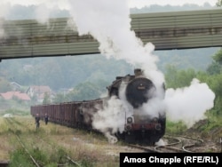 Aceste locomotive de război au fost menținute la un nivel tehnic cât mai simplu posibil și s-a renunțat la utilizarea unor materiale rare, în special cupru.