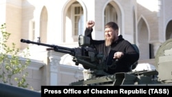 Рамзан Кадыров на танке Т-72. Скриншот с видео пресс-службы главы ЧР/ТАСС