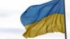 У Кракові повернули український прапор, який напередодні зняв проросійський польський депутат