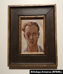 Autoportret din 1931 al lui Brauner, cu tentă autoironică în expoziția Invenții și Magie