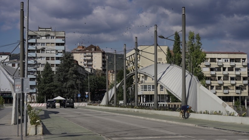 Policia merr një parcelë që përdorej nga institucionet serbe në Mitrovicë të Veriut