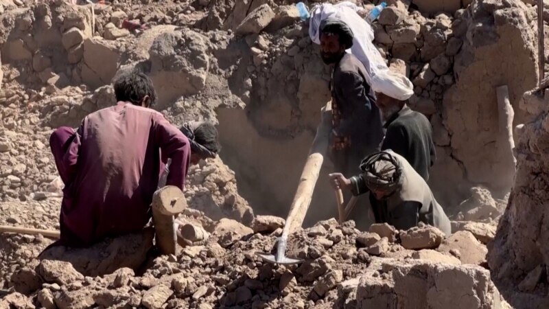 Uništene i kuće i porodice u potresu u Afganistanu: 'Izgubio sam cijeli život'