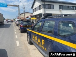 Imagine de arhivă cu mașini ale ANAF.