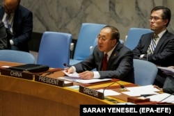 Китайський представник в ООН закликає на Раді безпеки підтримати резолюцію про утворення гуманітарних коридорів в Газі. Листопад 2023 року