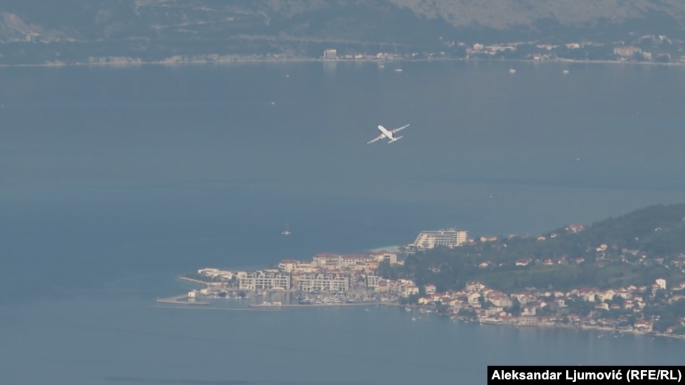 Aeroporti në Tivat.