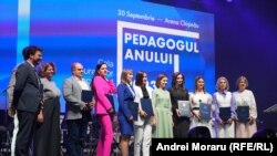 Profesorii care au câștigat concursul republican „Pedagogul anului”.