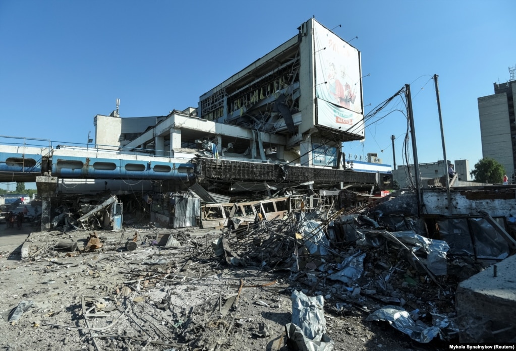 La stazione degli autobus di Dnipro dopo un attacco missilistico il 24 agosto
