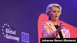 Глава Европейской комиссии Урсула фон дер Ляйен выступает на презентации проектов в рамках инициативы ЕС Global Gateway. Брюссель, 25 октября 2023 года