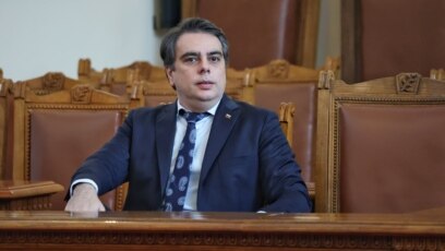 Министърът на финансите Асен Василев пое ангажимент до 31 юли