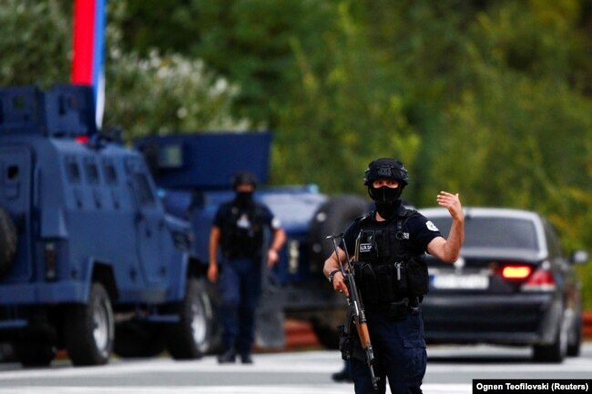 Zonën, ku ka ndodhur sulmi në Banjskë, e kanë vëzhguar forca të shtuara të Policisë së Kosovës, edhe disa javë pas incidentit. (Foto: Reuters)