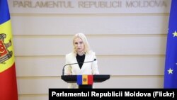 Marina Tauber susține un briefing de presă, în care afirmă că ar fi învinuită de faptul că a organizat un flashmob în susținerea lui Ilan Șor în fața Curții de Apel, 14 martie 2024.