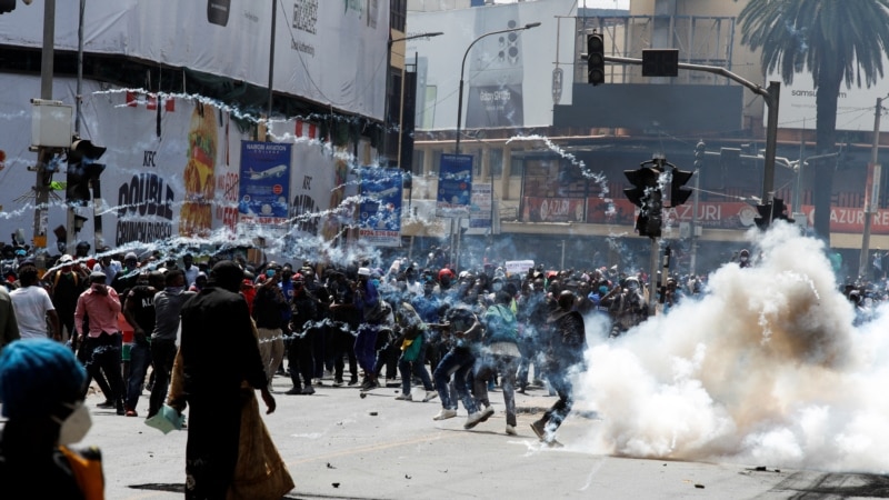 Неколку загинати и десетици повредени во судири меѓу полицијата и демонстрантите во Најроби