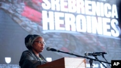 Alice Wairimu Nderitu na konferenciji "Heroine Srebrenice" u Potočarima, 10. jula 2022. godine