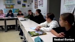 Ukrán gyerekek a Piarista Gimnáziumban