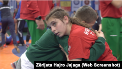 Sadije Dura, kampione e sportit të mundjes në Maqedoninëe Veriut. 