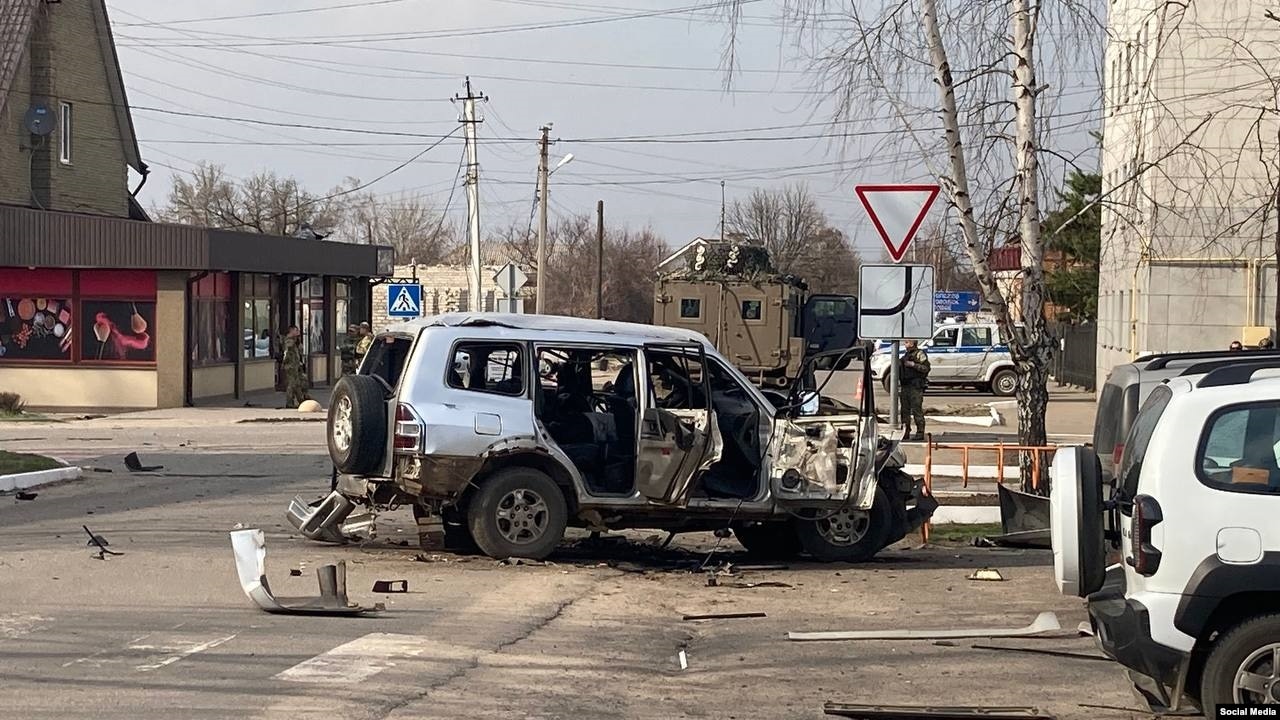 В Старобельске сообщили о гибели представителя оккупационных властей из-за  подрыва автомобиля. Читайте на UKR.NET