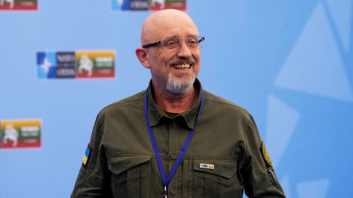 Резніков не є підозрюваним у справі про закупівлі для військових, але розслідування триває Резніков не є підозрюваним у справі про закупівлі для військових, але розслідування триває