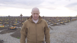 Руководитель ЧВК «Вагнер» Евгений Пригожин на кладбище в станице Бакинской, Краснодарский край.