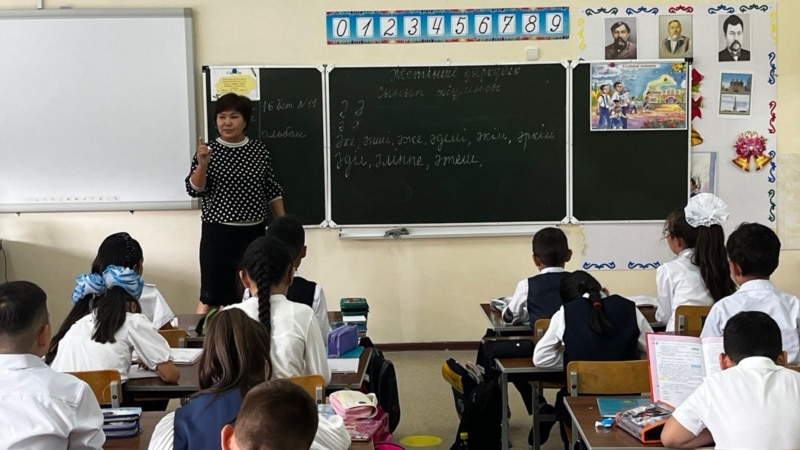 Тоқаев орта білім беру жүйесіне жасанды интеллектіні енгізу туралы жарлық шығарды