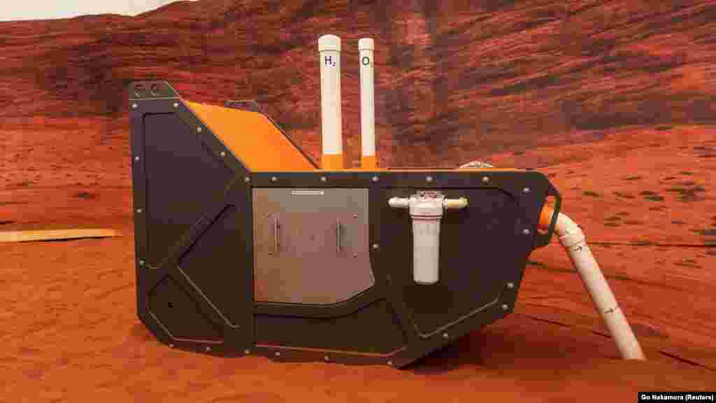 Instrument u oblasti simulacije Marsovog pejzaža u Mars Dune Alpha, NASA-inom simuliranom staništu Marsa, koji se koristi kao pripreme za slanje ljudi na Crvenu planetu, u svemirskom centru Džonson u Hjustonu