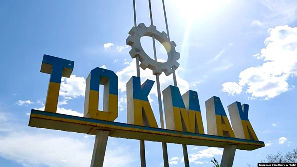 Чоловіків в окупованому РФ Токмаку змушують ставати на військовий облік ...