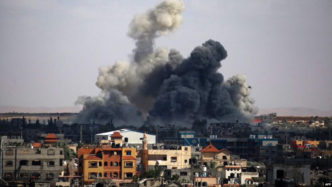 Israelul a început marți invazia orașului Rafah, din sudul Fâșiei Gaza, unde s-au refugiat peste 1,5 milioane de palestinieni. 