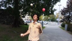 Žongleri u Beogradu u lovu na osmeh