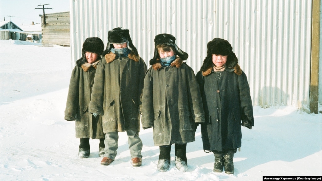 Indigenous children, photographed in 1999.