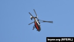 Російський вертоліт Ка-27 у небі над Кримом, архівне фото
