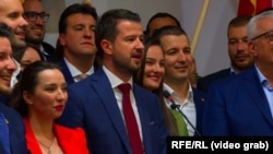 Яков Милатович (в средата) по време на изказването си след успеха в неделя, 2 парил 2023 година 