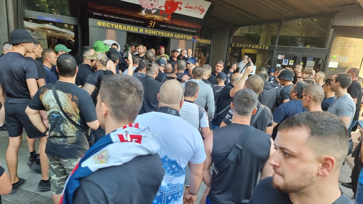 Участници в свикана от Възраждане демонстрация отново атакуваха хора, отишли