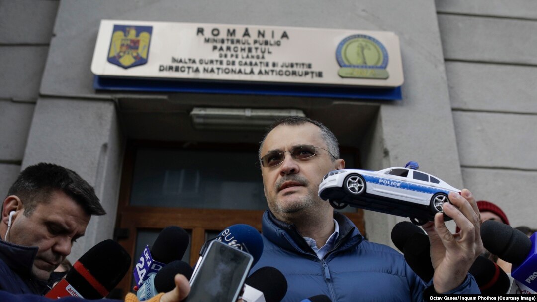 Coordonatorul Departamentului de Politici Publice al USR, Cristian Ghinea, a depus joi, 14 decembrie, o contestație la decizia clasării dosarului privind cumpărarea de BMW-uri de către Poliție.